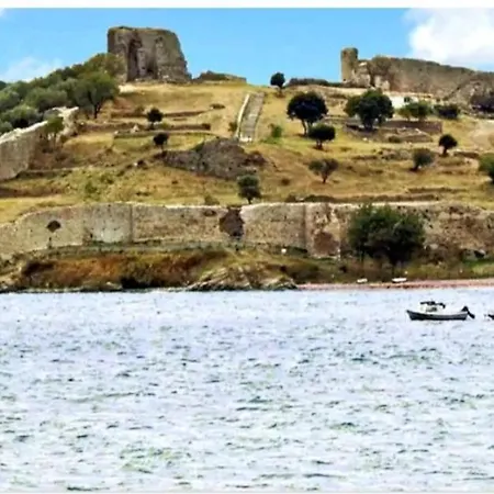 Dimitri's House بيت للعطل *