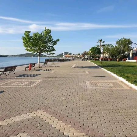 Dimitri's House بيت للعطل Néa Péramos